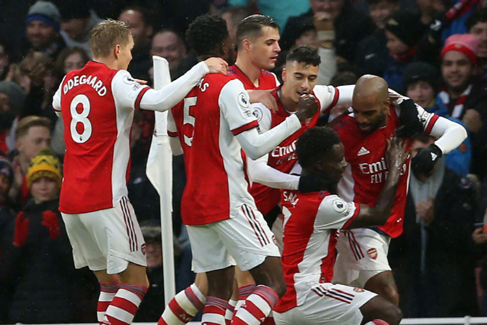 李昊守住了平局！补时最后一分钟，李昊再次神扑出对手头球攻门