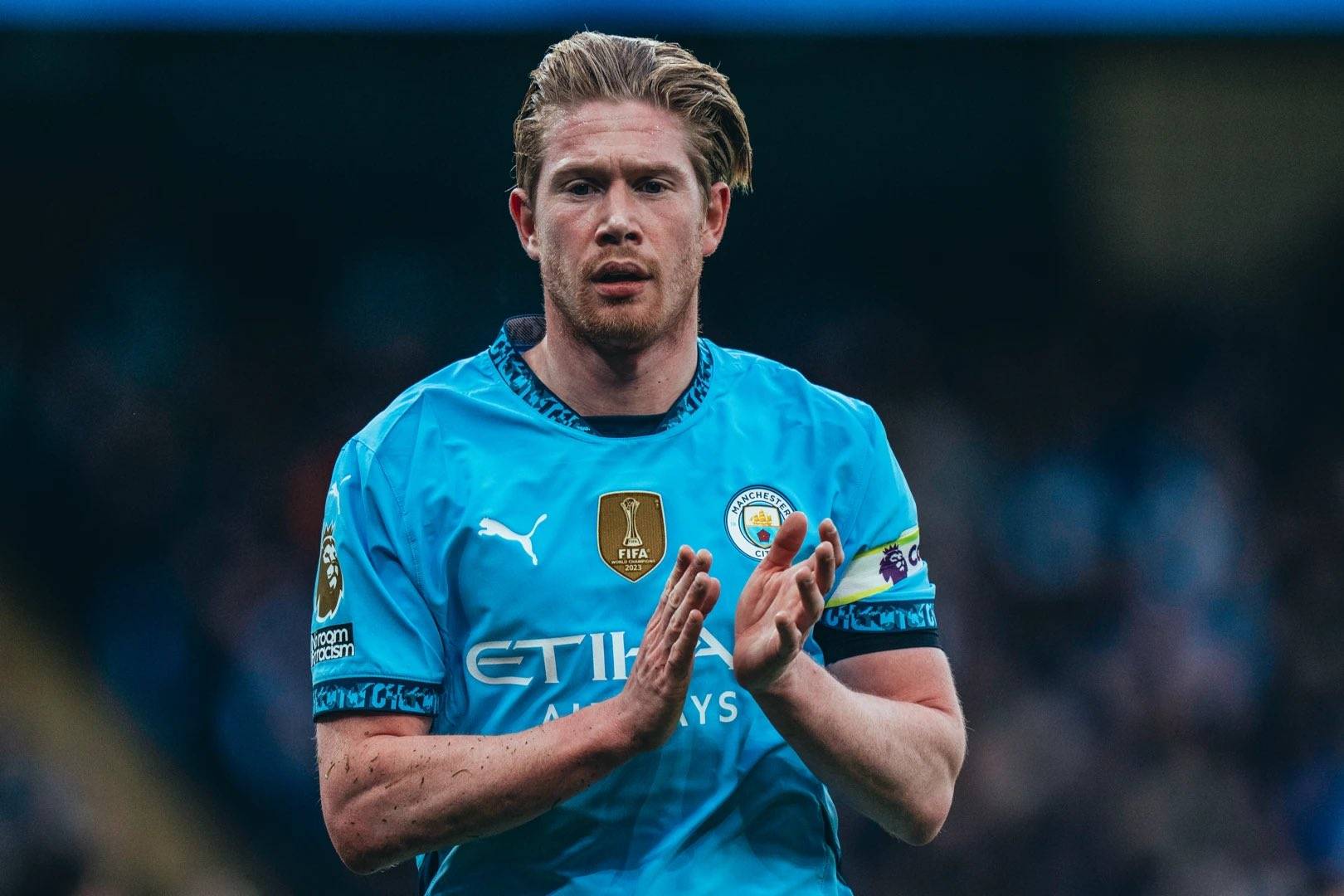 差别太大了，同是升班马，一个在准备夺冠，一个在提前准备中甲