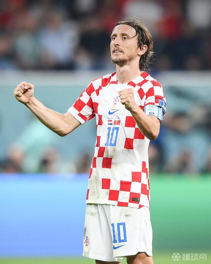 [中超]第28轮：山东泰山3-1上海海港 集锦