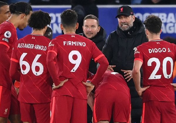 [NBA]伦纳德突分外线 科林斯底角三分稳稳命中